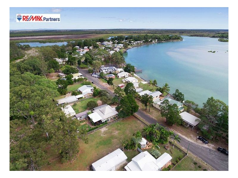 77 Moreton St, Toogoom QLD 4655