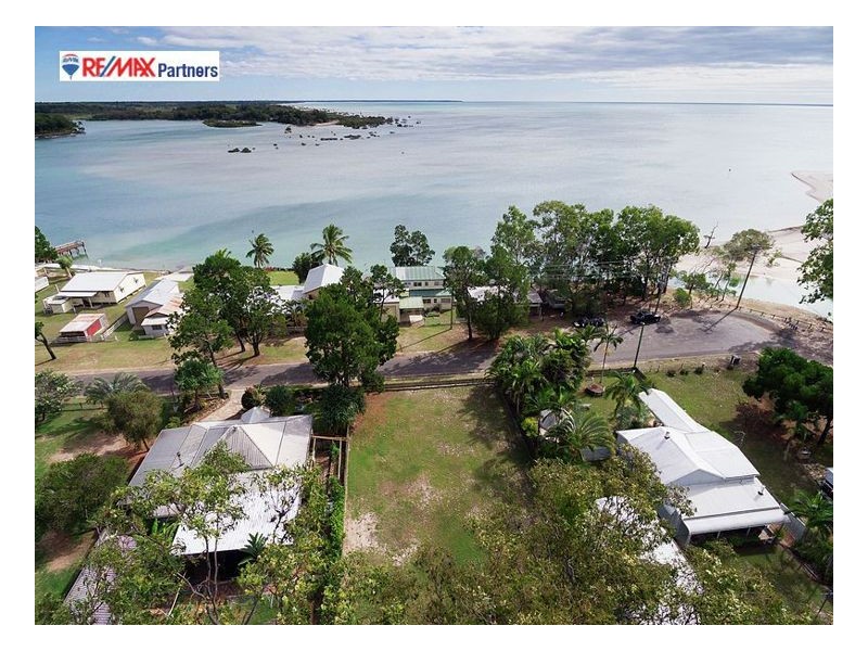 77 Moreton St, Toogoom QLD 4655