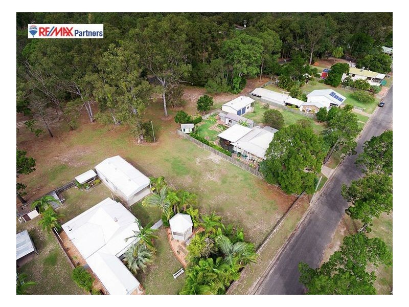 77 Moreton St, Toogoom QLD 4655