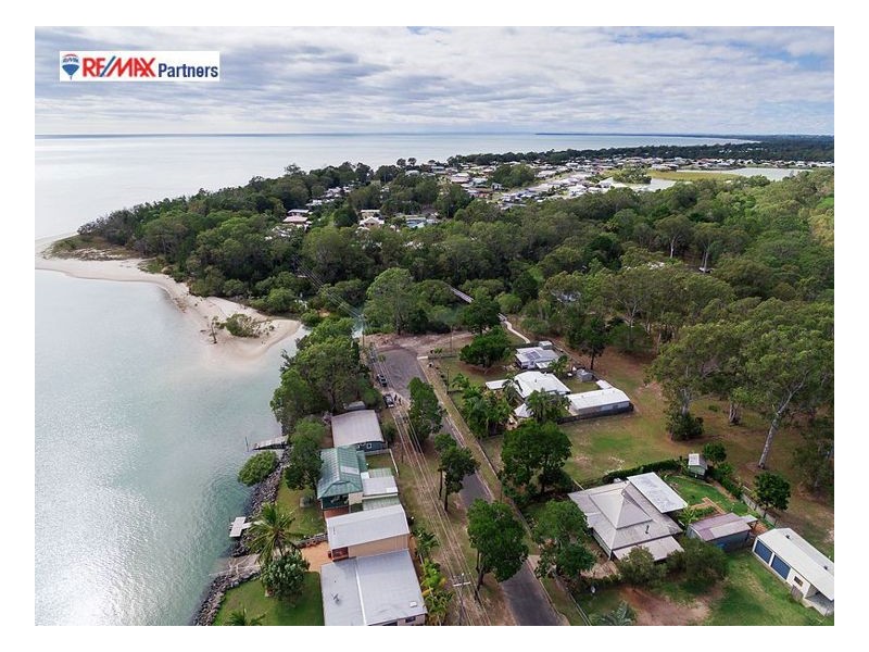 77 Moreton St, Toogoom QLD 4655