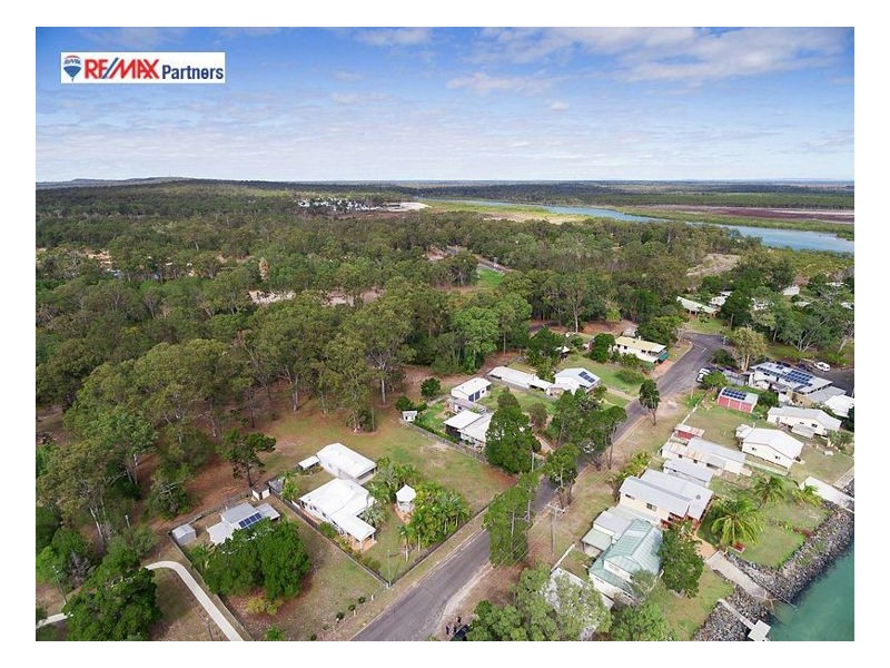 77 Moreton St, Toogoom QLD 4655