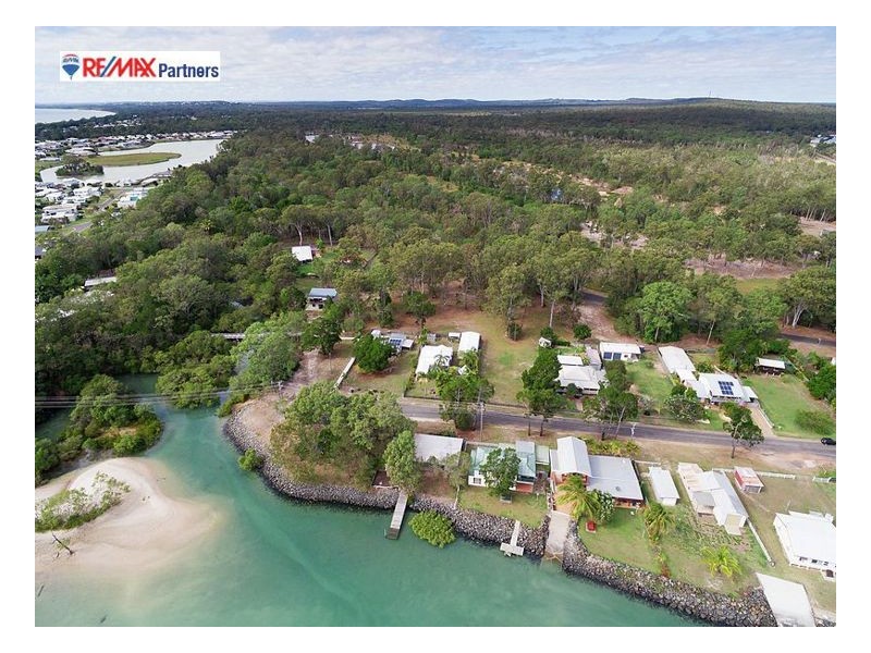 77 Moreton St, Toogoom QLD 4655