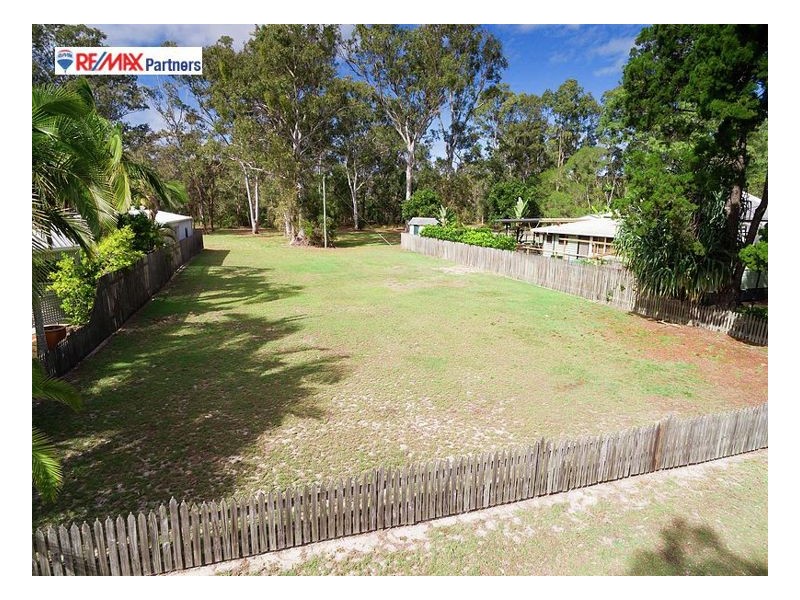 77 Moreton St, Toogoom QLD 4655