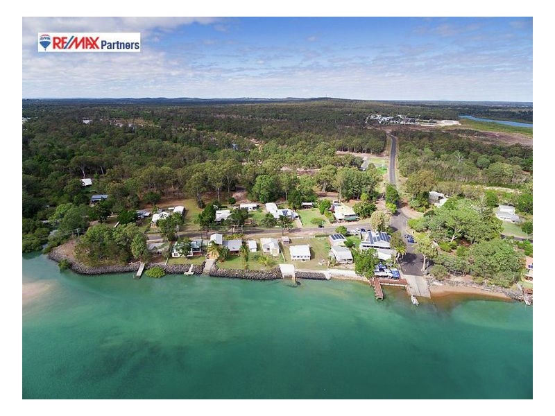 77 Moreton St, Toogoom QLD 4655
