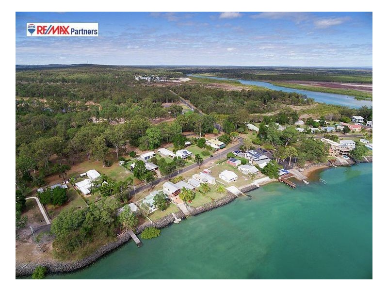 77 Moreton St, Toogoom QLD 4655