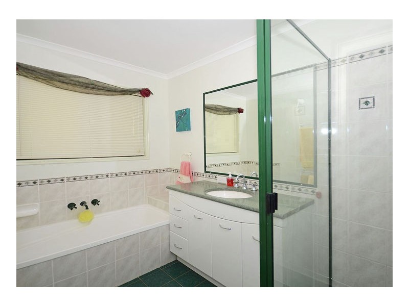 20 Lester Cres, Torquay QLD 4655