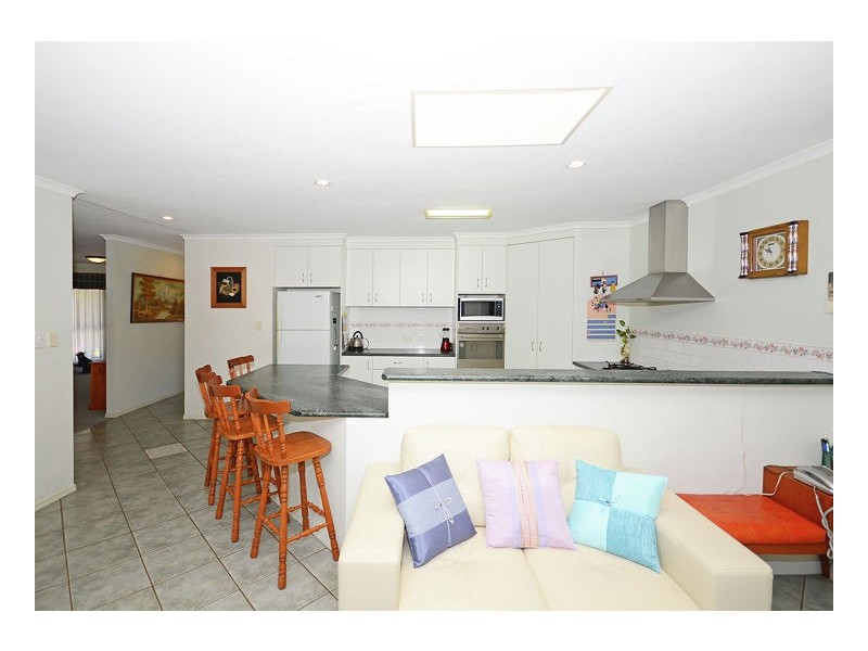 20 Lester Cres, Torquay QLD 4655