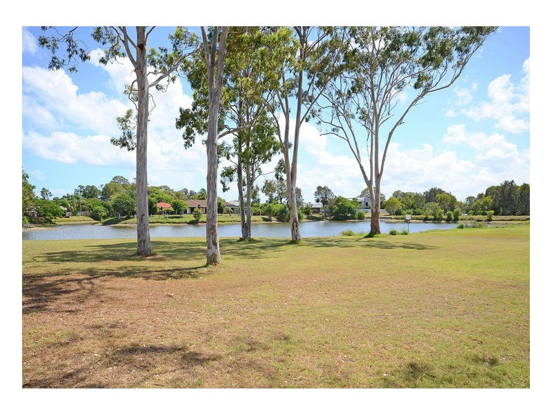 20 Lester Cres, Torquay QLD 4655