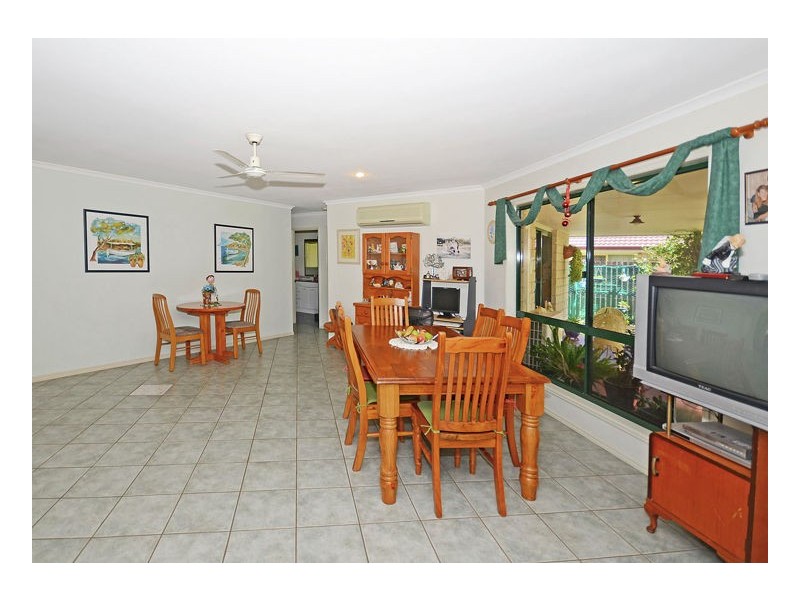 20 Lester Cres, Torquay QLD 4655