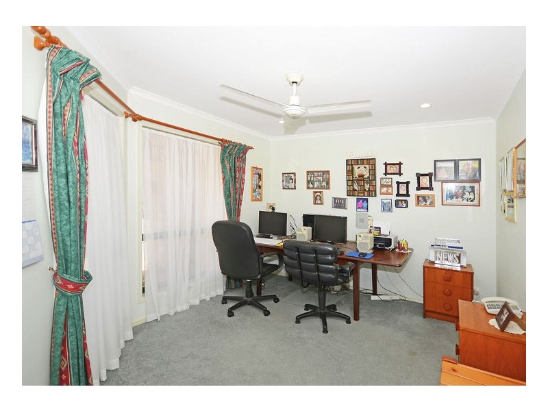 20 Lester Cres, Torquay QLD 4655