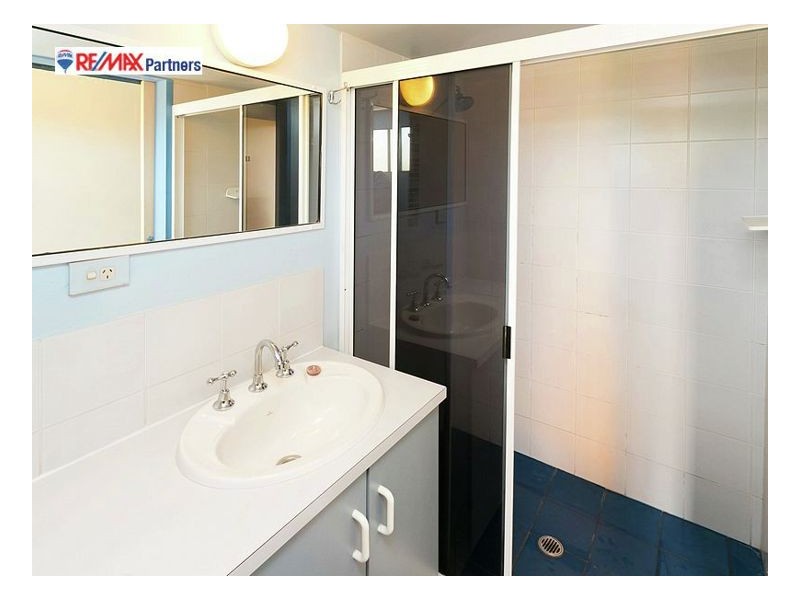 11/383 Esplanade, Torquay QLD 4655
