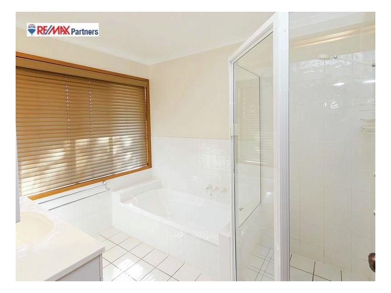 70 Kingfisher Parade, Toogoom QLD 4655