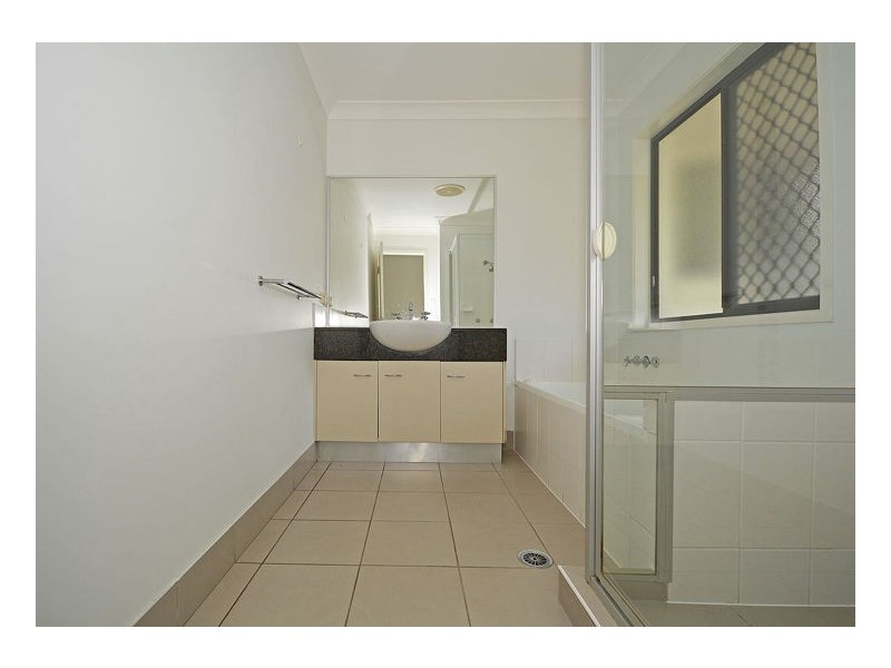 17 Oyster Court, Toogoom QLD 4655
