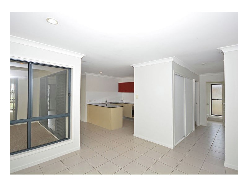 17 Oyster Court, Toogoom QLD 4655