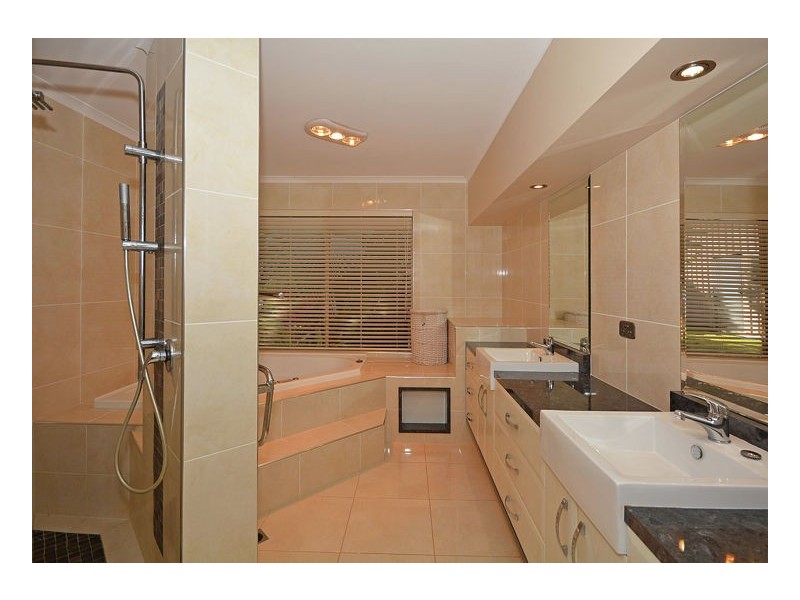 10-14 Mungara Court, Wondunna QLD 4655