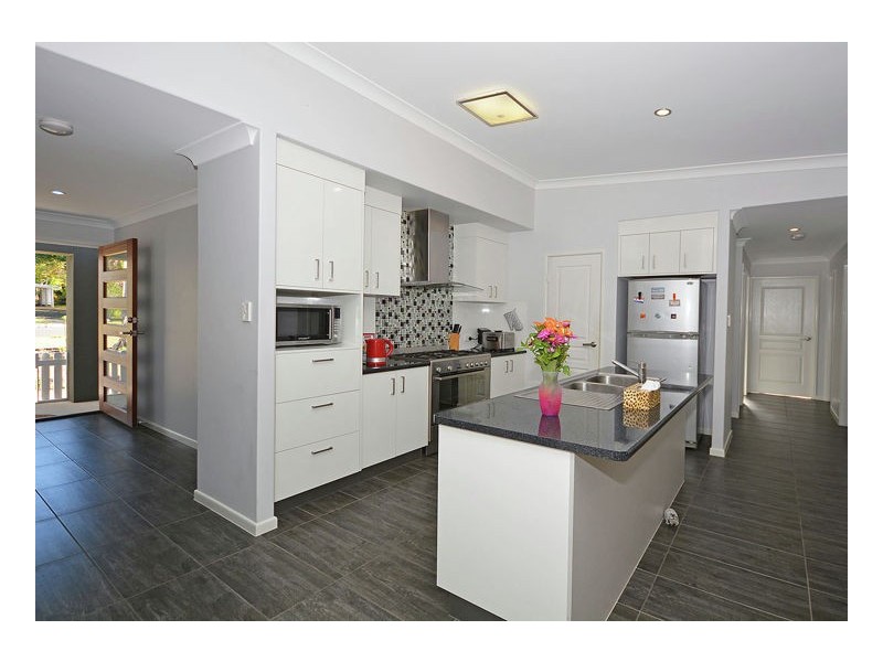 27 Spence Street, Point Vernon QLD 4655