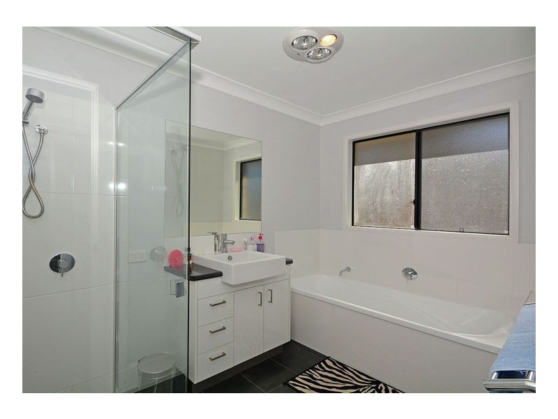 27 Spence Street, Point Vernon QLD 4655
