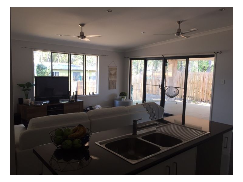 27 Spence Street, Point Vernon QLD 4655