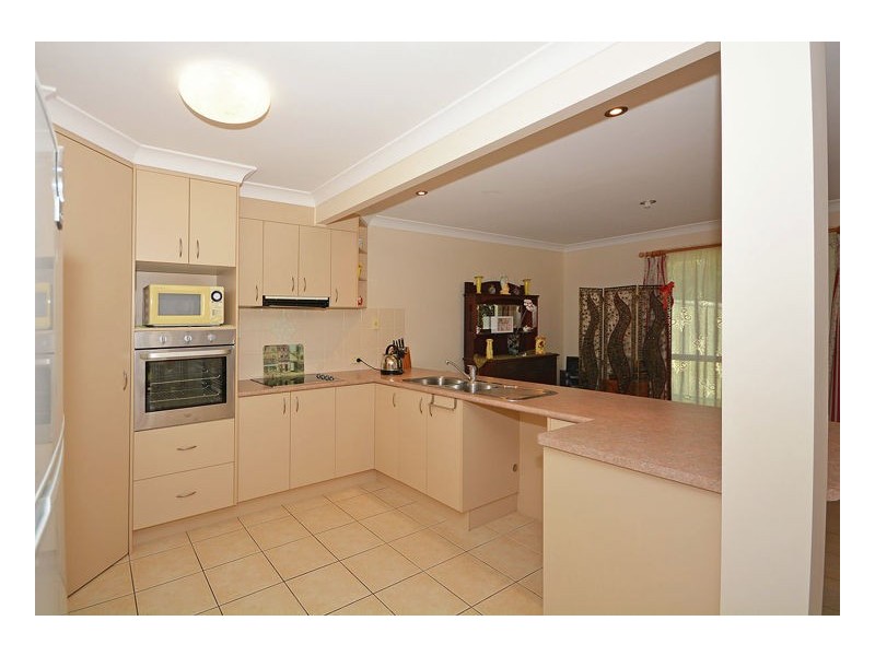 6 Seaside Cct, Toogoom QLD 4655