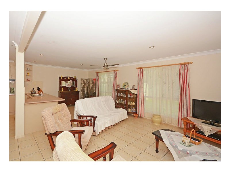 6 Seaside Cct, Toogoom QLD 4655
