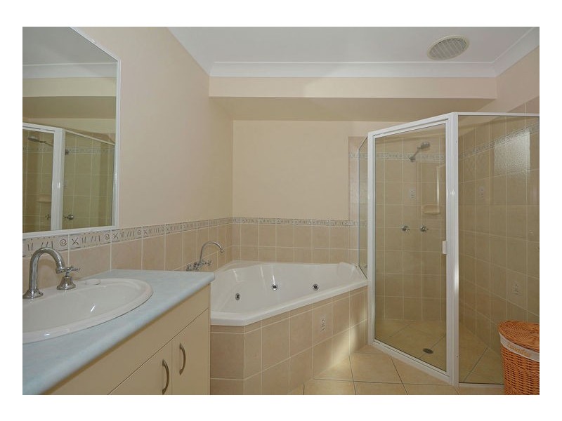 6 Seaside Cct, Toogoom QLD 4655