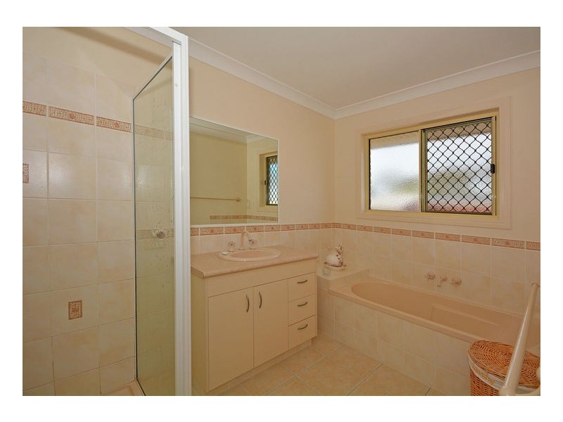 6 Seaside Cct, Toogoom QLD 4655