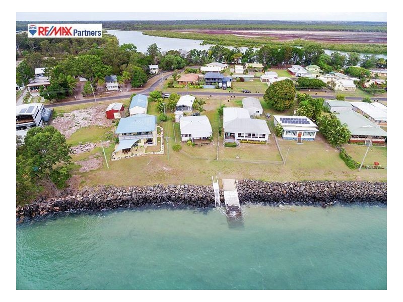 26 Moreton St, Toogoom QLD 4655