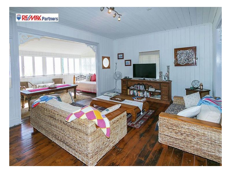 26 Moreton St, Toogoom QLD 4655