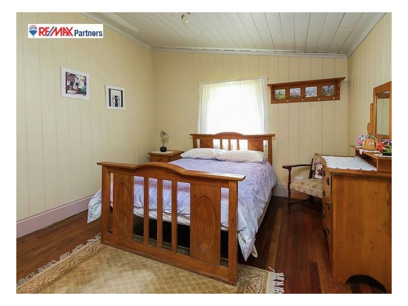 26 Moreton St, Toogoom QLD 4655