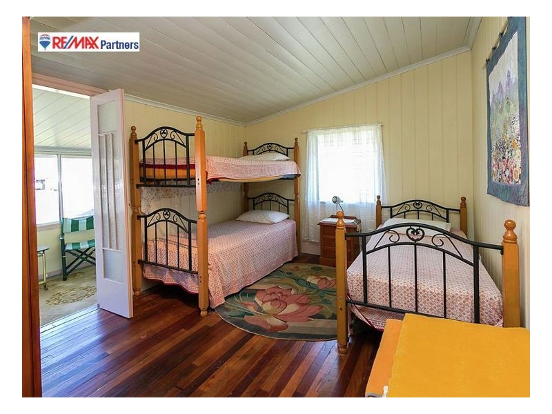 26 Moreton St, Toogoom QLD 4655