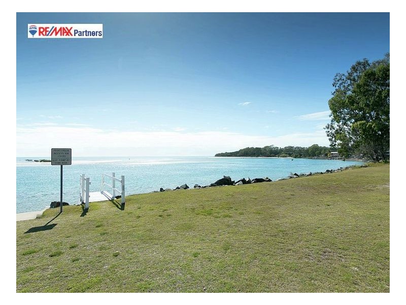 26 Moreton St, Toogoom QLD 4655