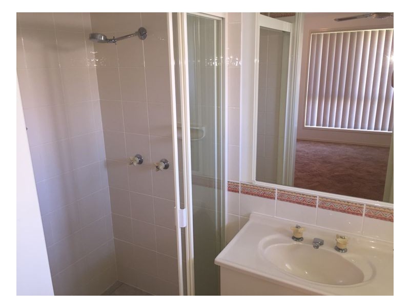 26 Deloraine Avenue, Urangan QLD 4655