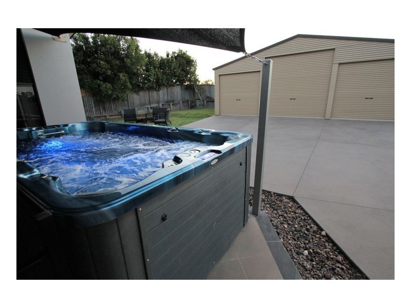 18 Seacrest Drive, Wondunna QLD 4655