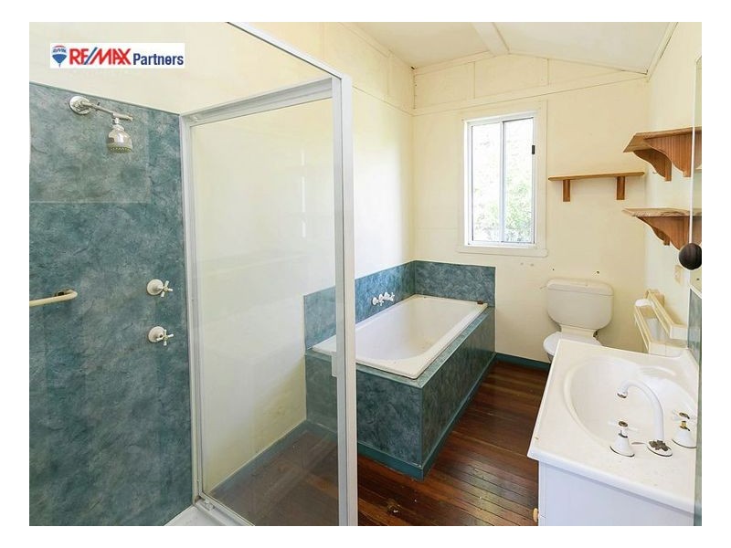 63 Beach Road, Pialba QLD 4655