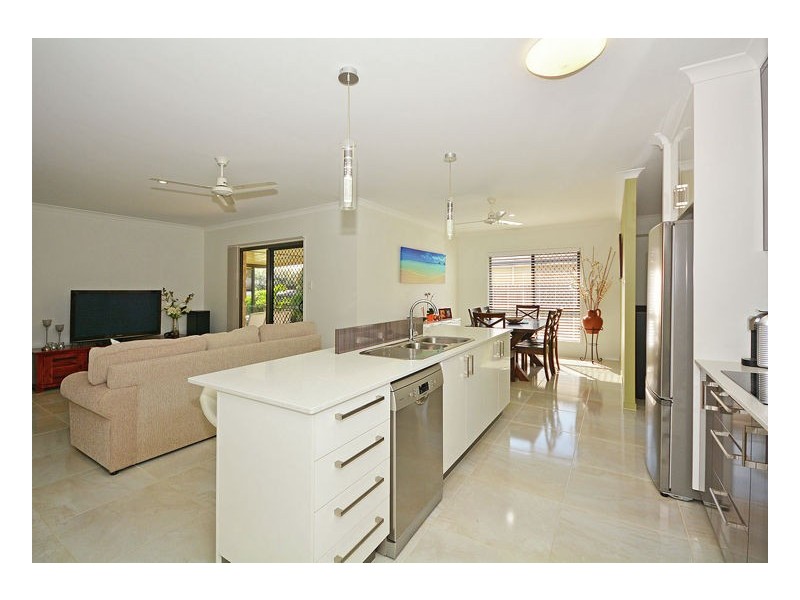 9 Duke Court, Urraween QLD 4655