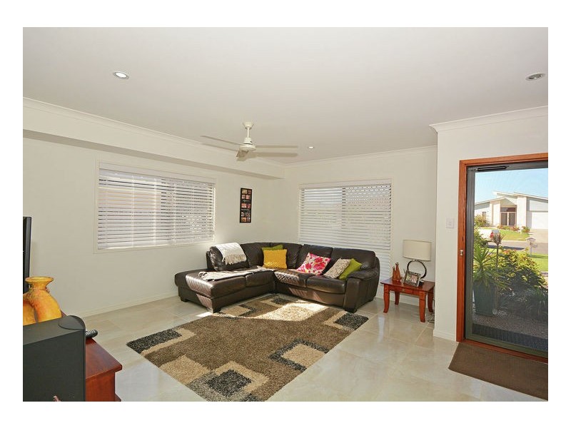 9 Duke Court, Urraween QLD 4655