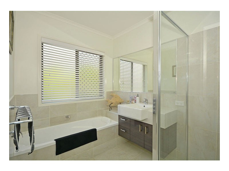 9 Duke Court, Urraween QLD 4655