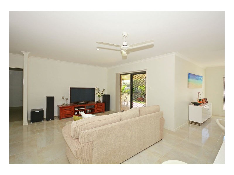 9 Duke Court, Urraween QLD 4655