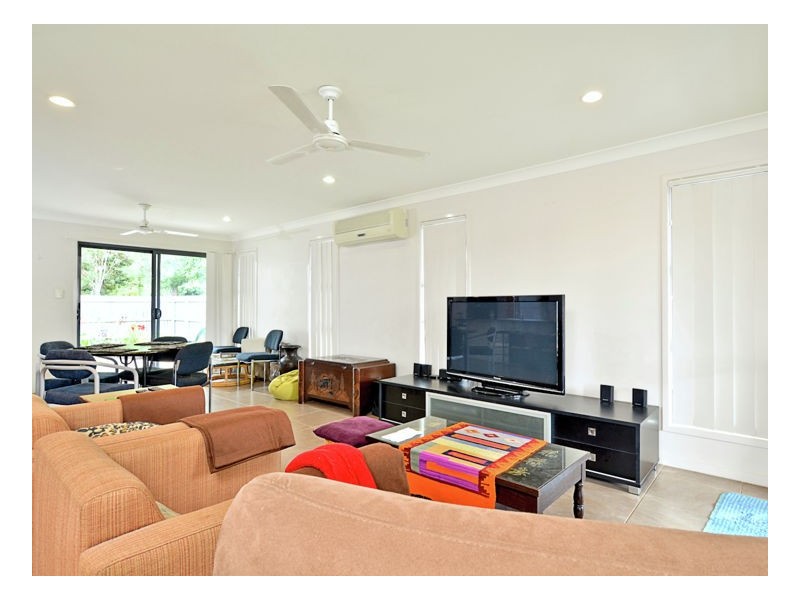 22 Wave Ct, Toogoom QLD 4655