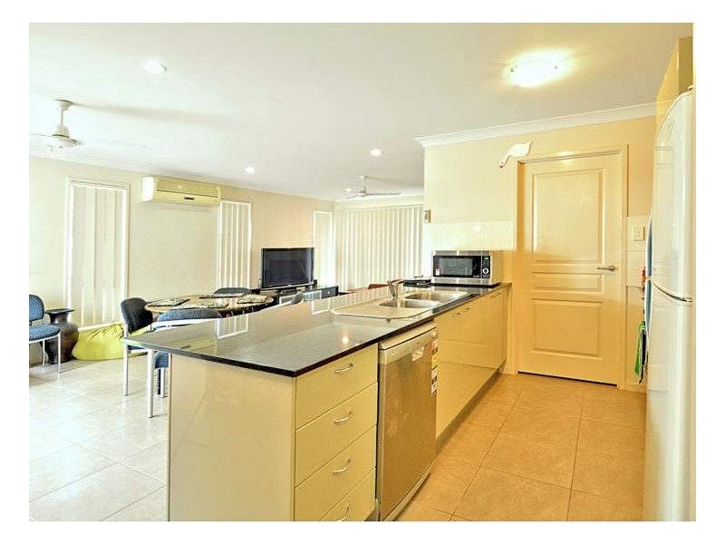 22 Wave Ct, Toogoom QLD 4655