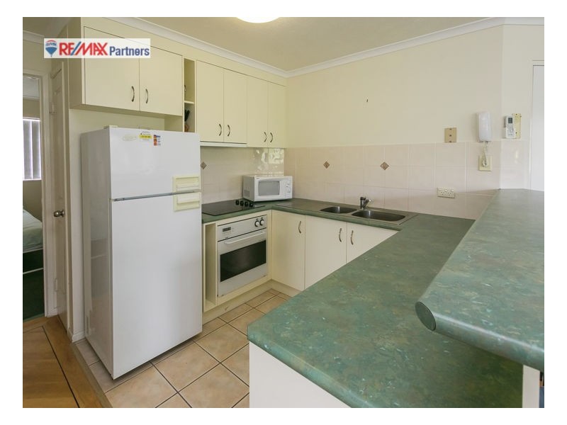 17/407 Esplanade, Torquay QLD 4655