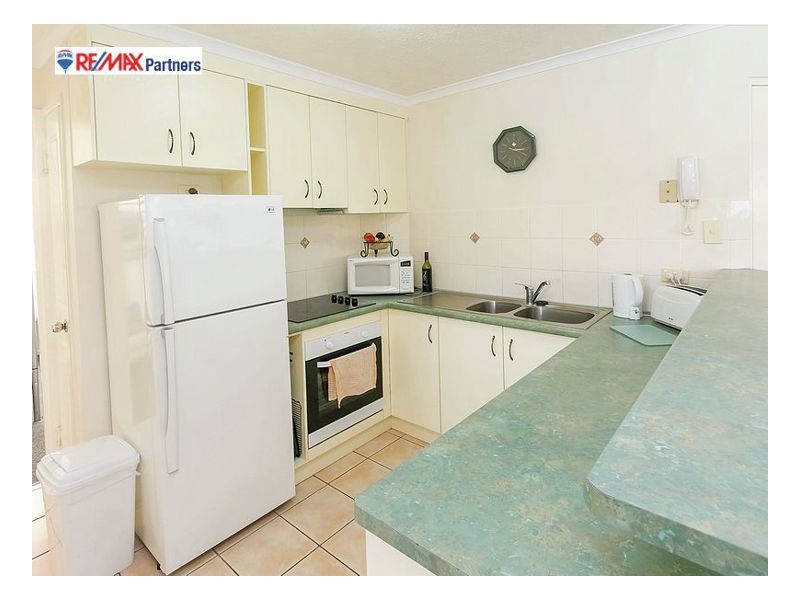 9/407 Esplanade, Torquay QLD 4655