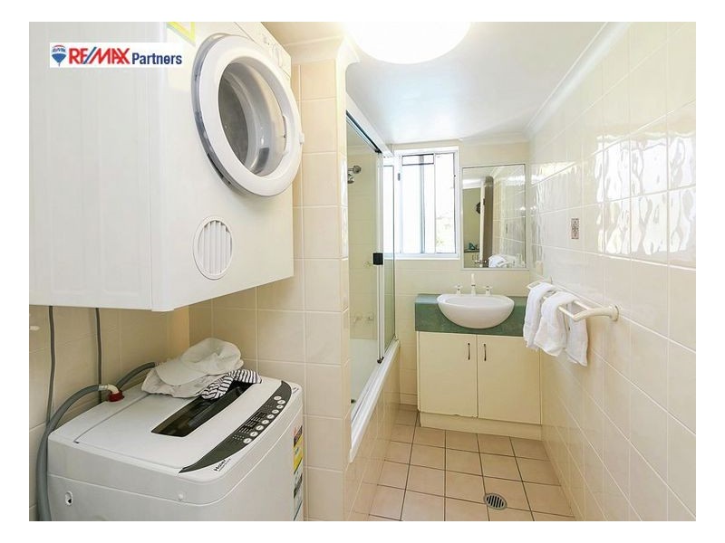 9/407 Esplanade, Torquay QLD 4655