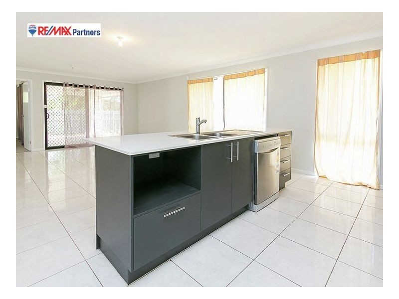 2 Lawson Dr, Tinana QLD 4650