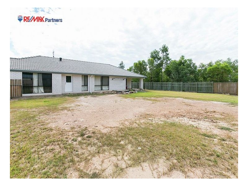 2 Lawson Dr, Tinana QLD 4650