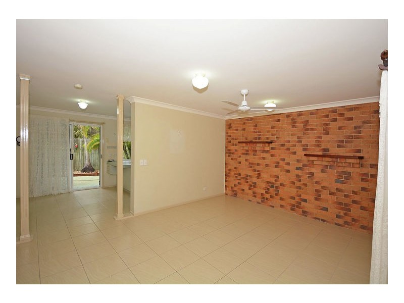 1/14 Beach Road, Pialba QLD 4655