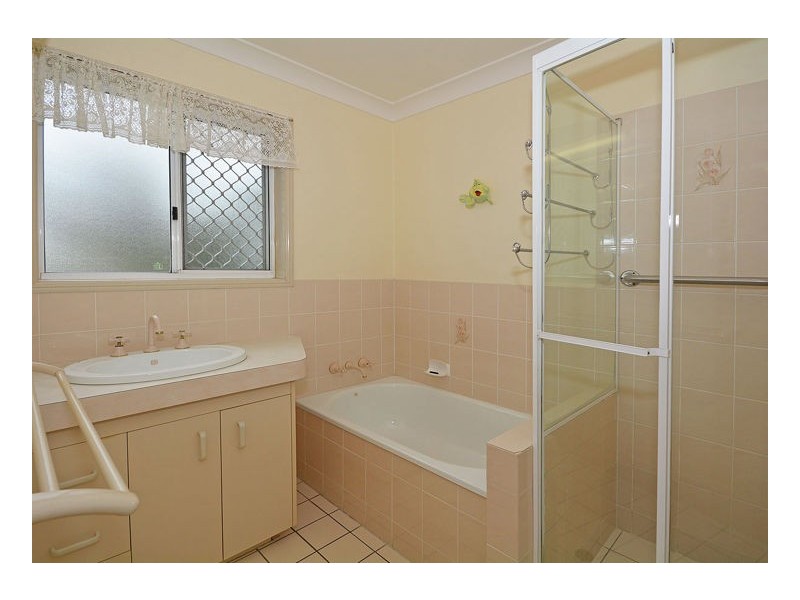 1/14 Beach Road, Pialba QLD 4655