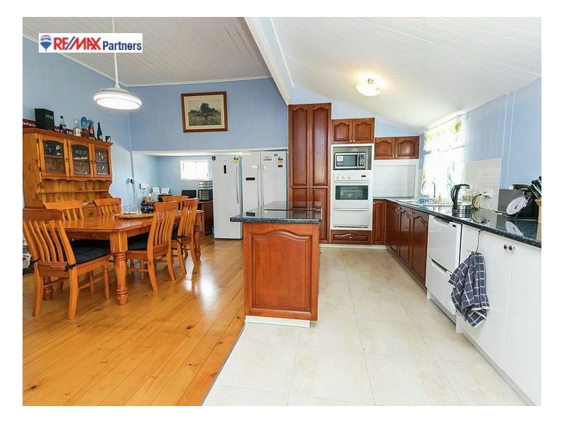 8-10 Whitley St, Howard QLD 4659