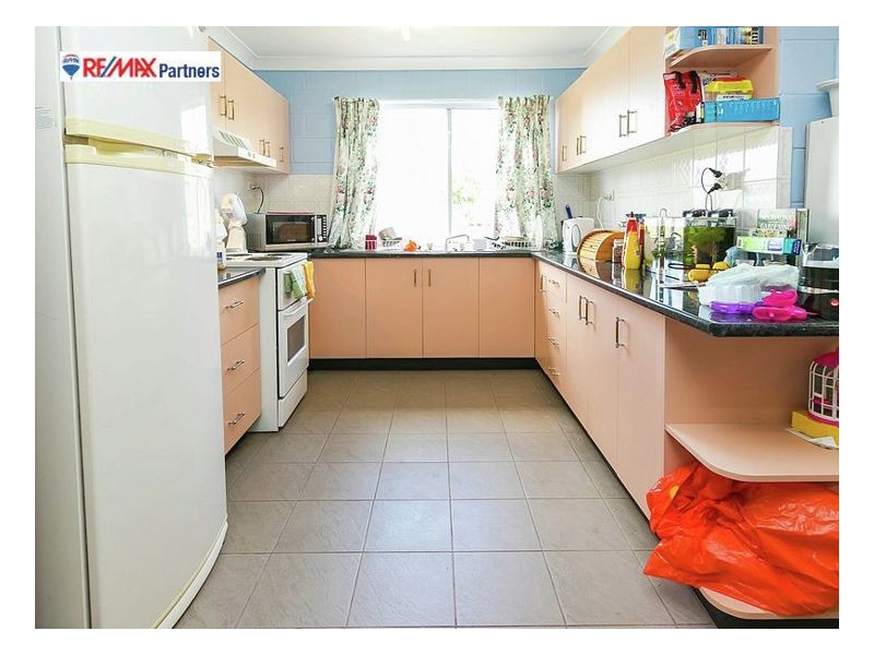 8-10 Whitley St, Howard QLD 4659