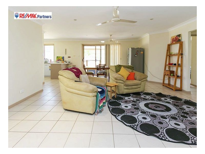 2/36A Tavistock Street, Torquay QLD 4655